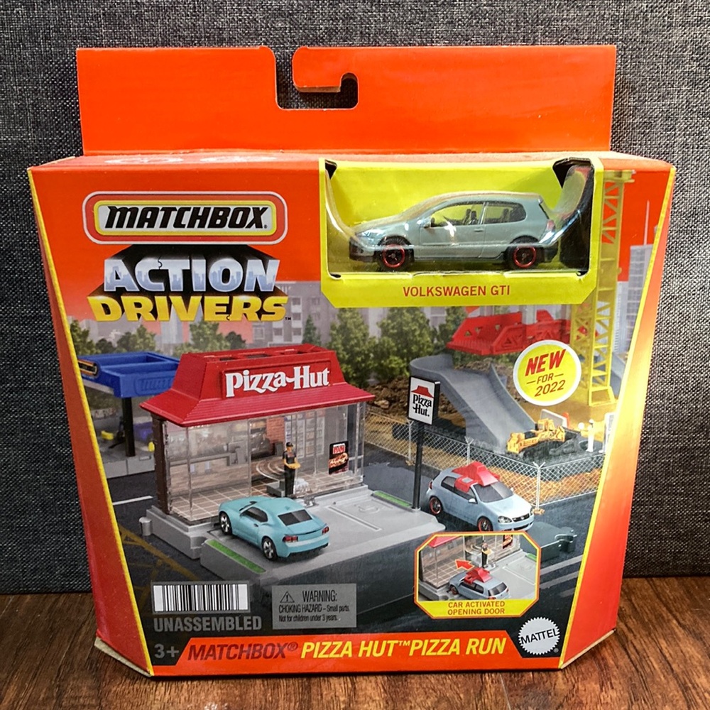 Matchbox Action Drivers Pizza Hut Run Car Play Set